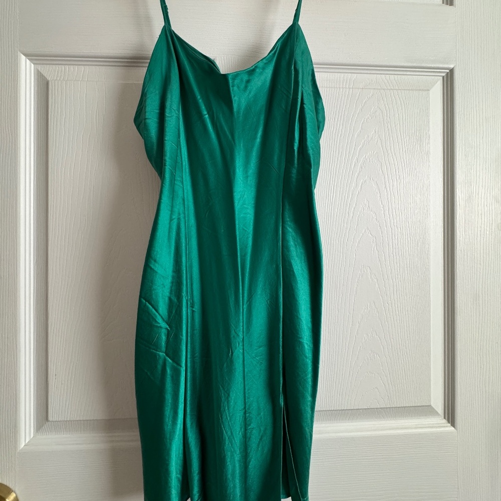 Victoria’s Secret satin sleep ware (size M)